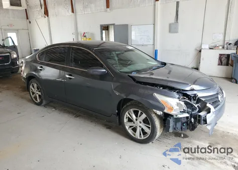 2013 Nissan Altima 2.5 z USA, uszkodzony, nr VIN 1N4AL3AP2DC137802